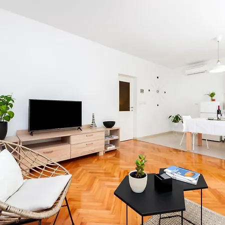 Magnolia Apartment *